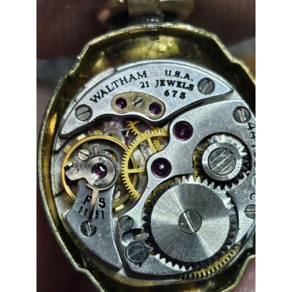 Vintage RareLadies Waltham 21 Jewel Mechanical Wind Watch 675 Caliber Runs Great - Picture 2 of 9